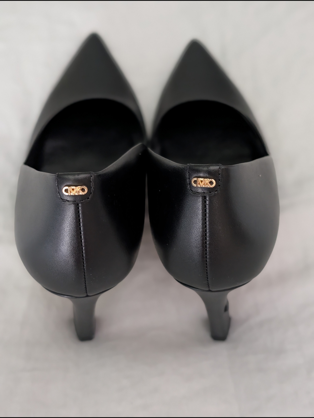Michael Kors Amara Black Leather Pointed Toe Pumps 7.5M NIB - Picture 3 of 5
